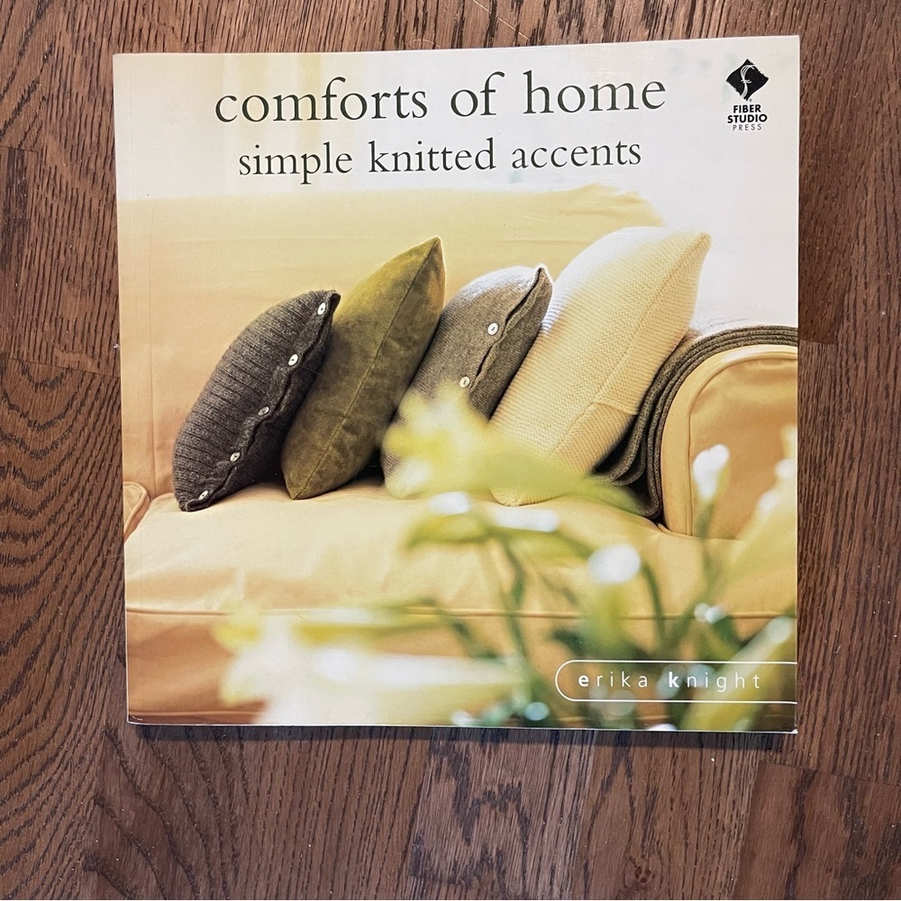Comforts of Home / Simple Knitted Accents by Erika Knight | Book EUC